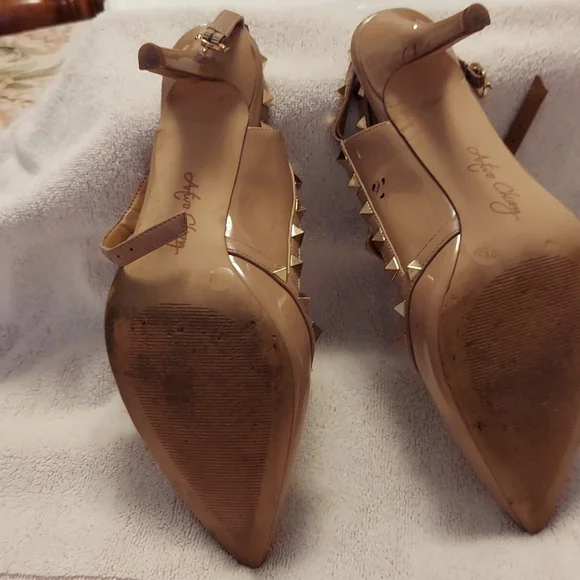 Shoes - Picture 3 of 5